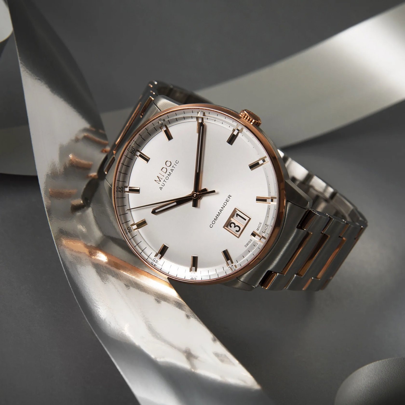 MIDO Commander Big Date | M0216262203100 | MIDO® Watches International