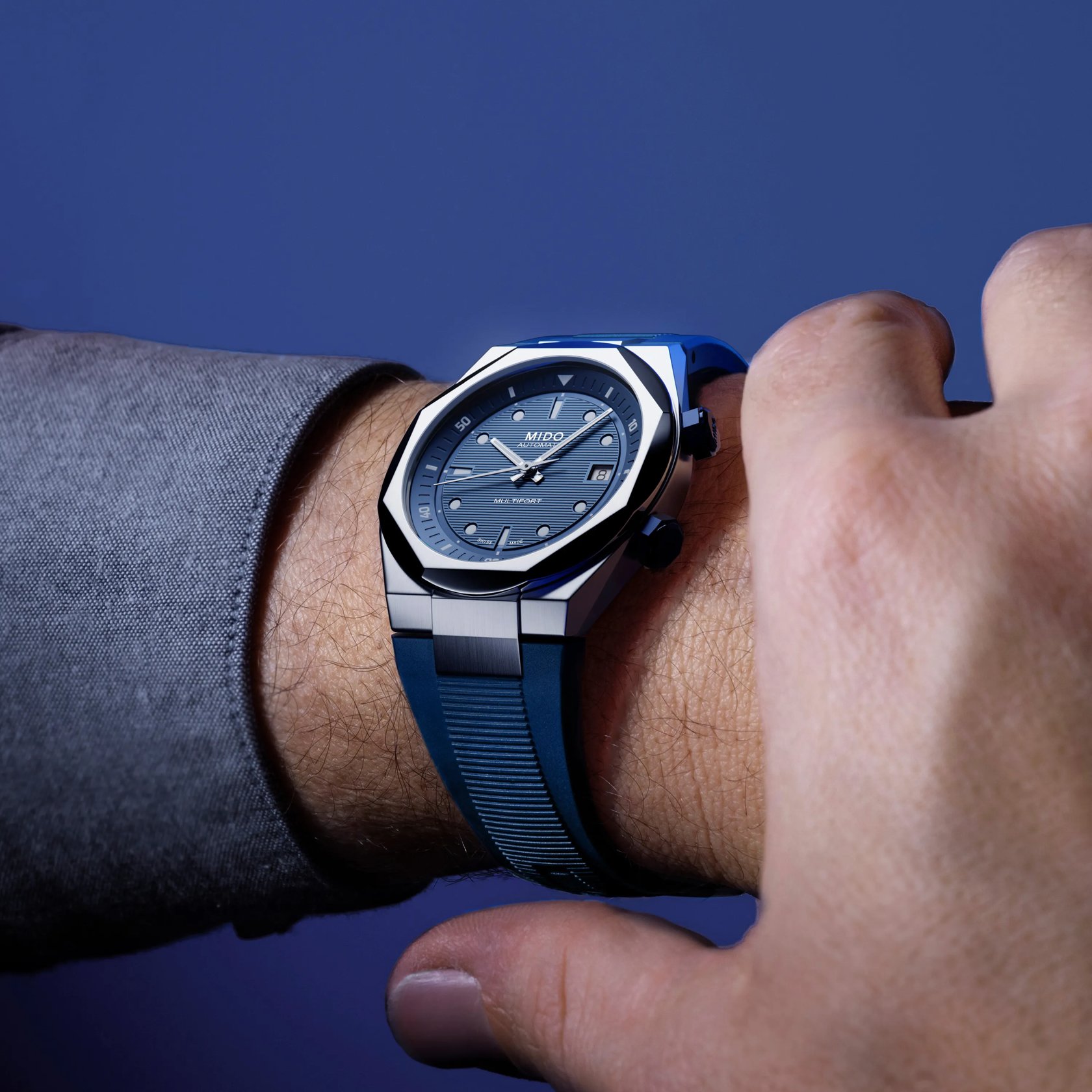 R230様　　マルコ マルコTS-ブラック-幅広で歩きやすい防水ビジネススニーカー-blueover